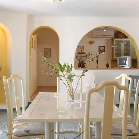 ヴィラ Parian Pounda